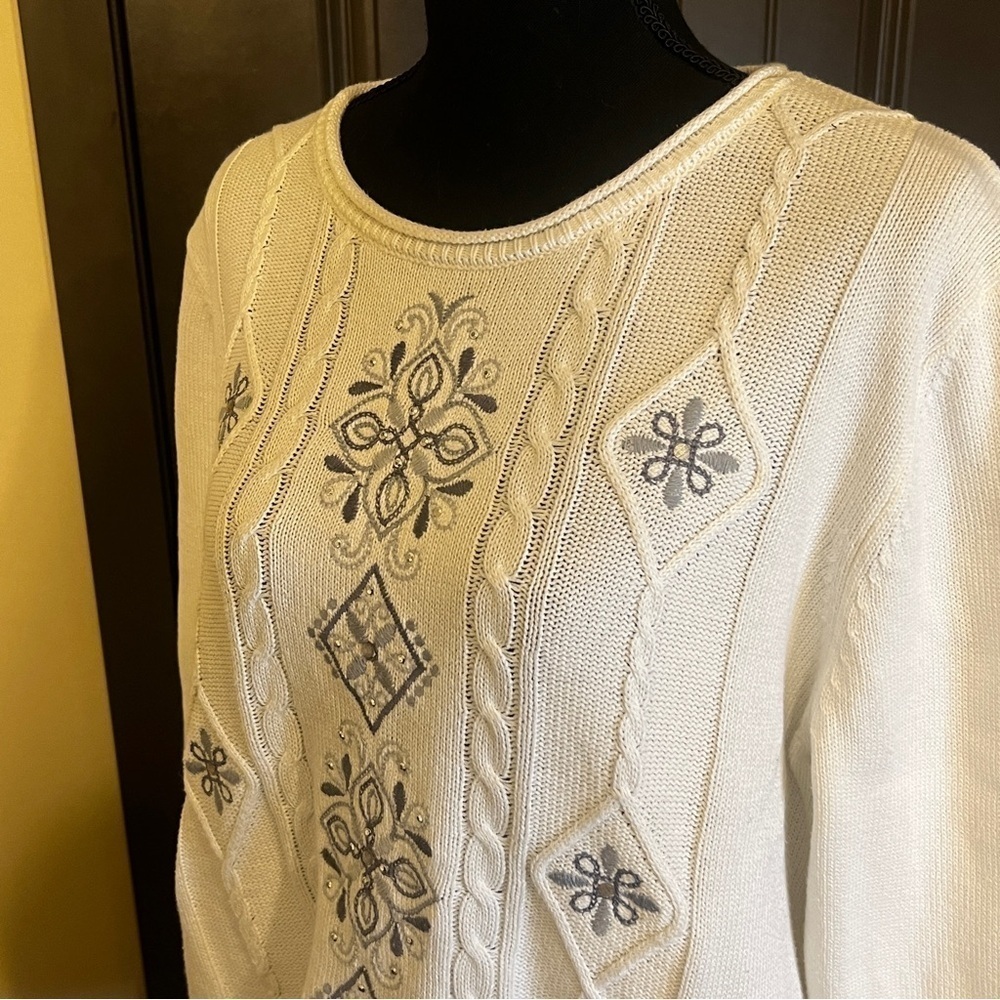 ALFRED DUNNER Sweater with Embroidered Design, Size Medium - Picture 2 of 6
